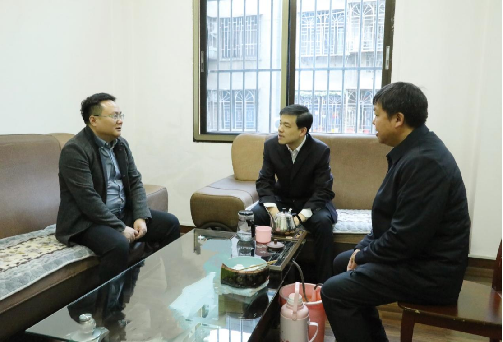 康鹤会见9159金莎游艺场市委书记傅天宝