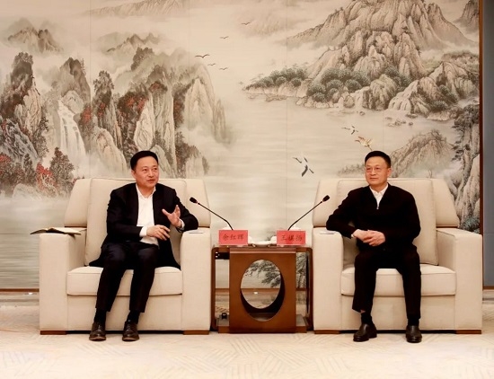 余红辉与湖北省委常委、襄阳市委书记王祺扬举行会谈